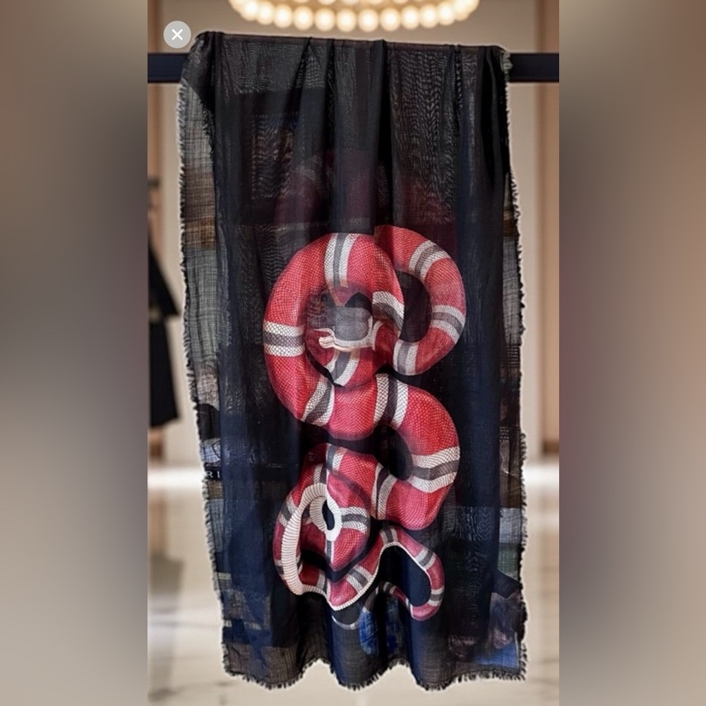 Gucci RARE Wool Snake print Scarf